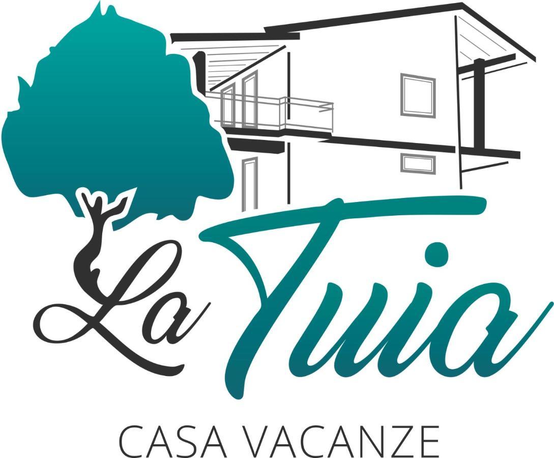 Casa Vacanze La Tuia Кастеллабате Екстер'єр фото